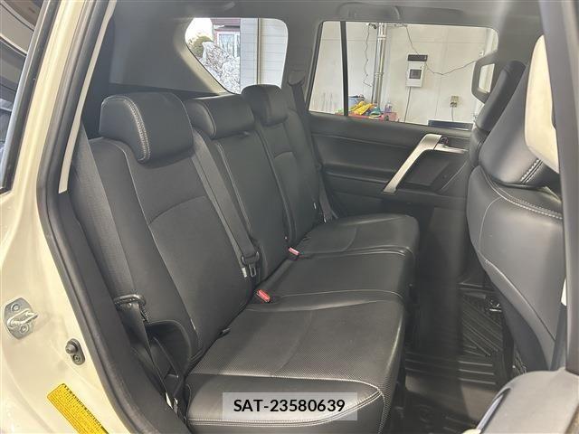 Toyota LAND CRUISER PRADO 2019-03 6752145-24