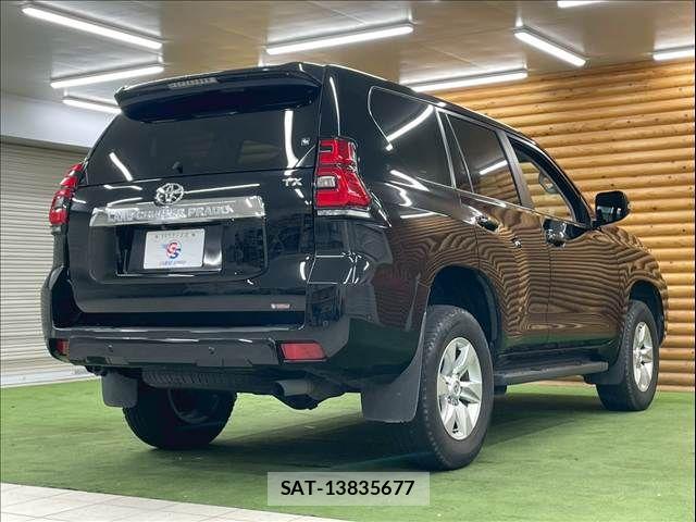 Toyota LAND CRUISER PRADO 2023-04 6815611-17