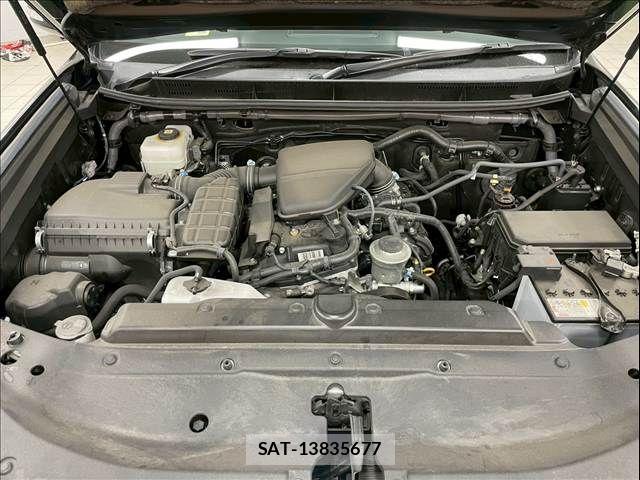 Toyota LAND CRUISER PRADO 2023-04 6815611-19