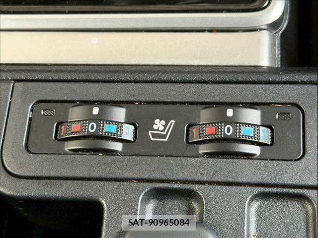 Toyota LAND CRUISER PRADO 2021-05 6815604-24