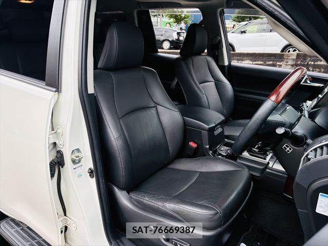 Toyota LAND CRUISER PRADO 2015-08 7020722-10
