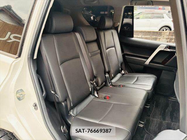 Toyota LAND CRUISER PRADO 2015-08 7020722-11
