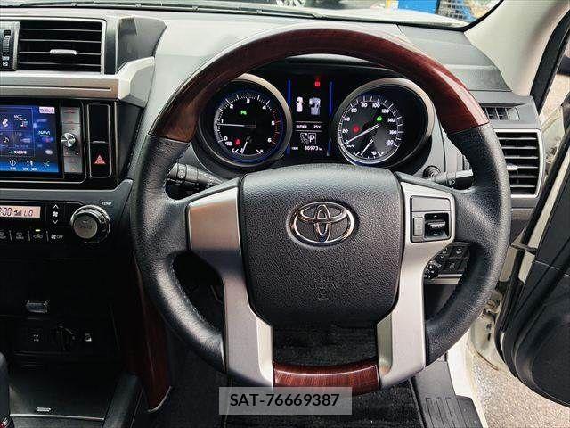 Toyota LAND CRUISER PRADO 2015-08 7020722-14