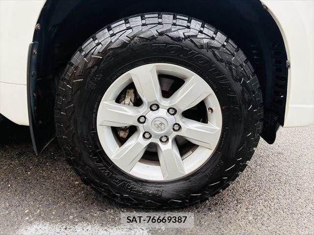 Toyota LAND CRUISER PRADO 2015-08 7020722-17
