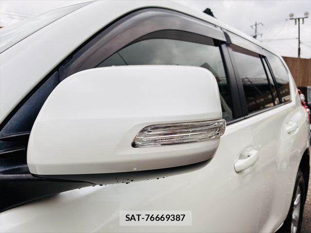 Toyota LAND CRUISER PRADO 2015-08 7020722-29