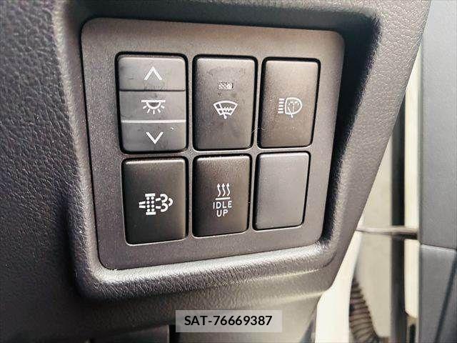 Toyota LAND CRUISER PRADO 2015-08 7020722-8
