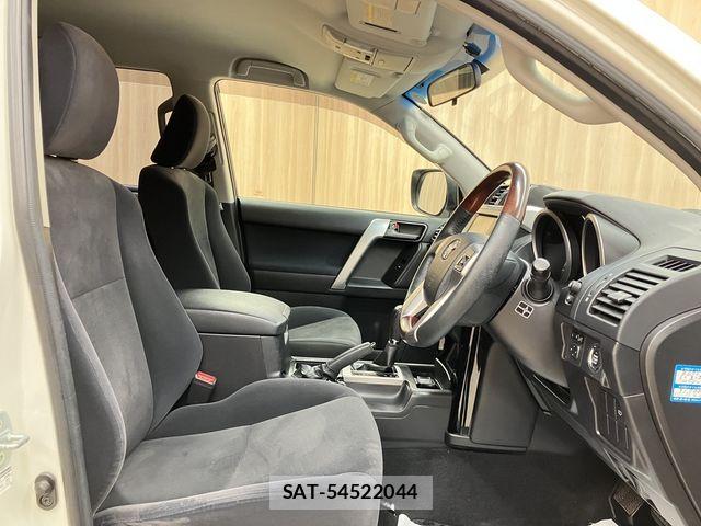 Toyota LAND CRUISER PRADO 2017-08 7059142-16
