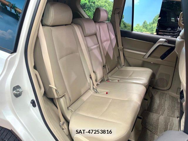 Toyota LAND CRUISER PRADO 2023-02 7059109-10