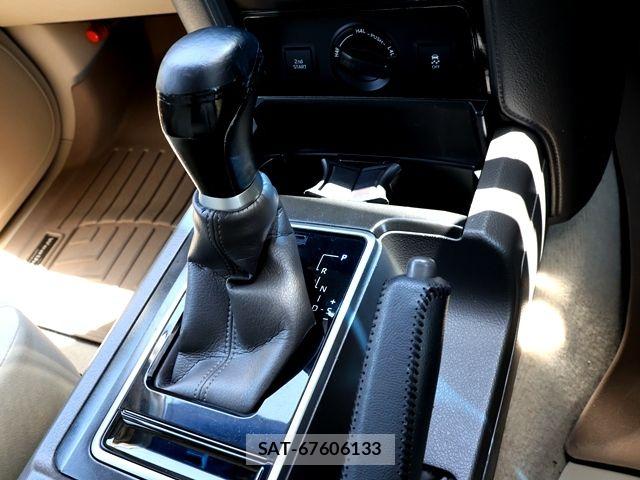 Toyota LAND CRUISER PRADO 2019-05 7059118-24