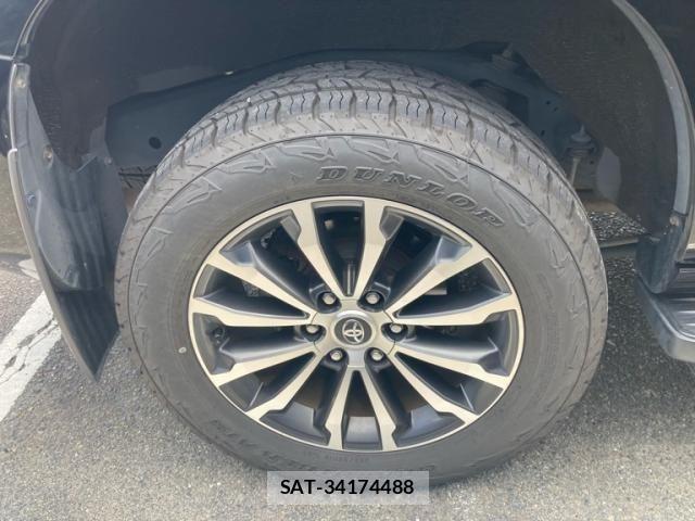 Toyota LAND CRUISER PRADO 2018-01 7059136-7