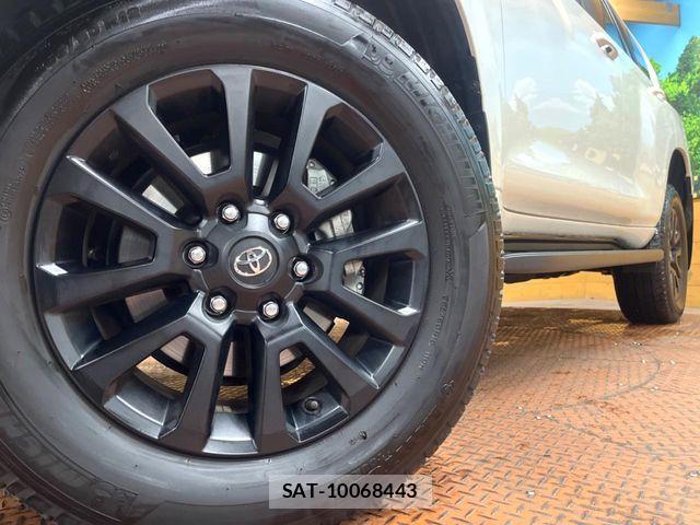 Toyota LAND CRUISER PRADO 2023-10 7220625-12