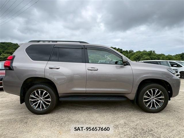 Toyota LAND CRUISER PRADO 2023-01 7220597-14