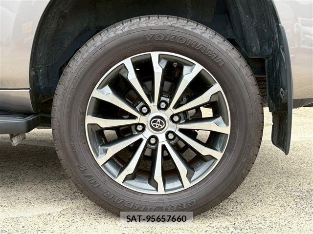 Toyota LAND CRUISER PRADO 2023-01 7220597-16