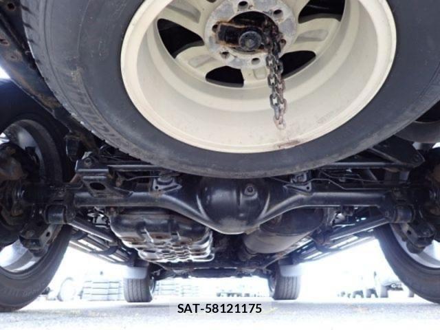 Toyota LAND CRUISER PRADO 2014-10 7215866-15