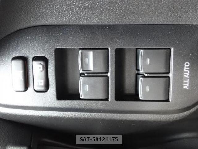 Toyota LAND CRUISER PRADO 2014-10 7215866-29