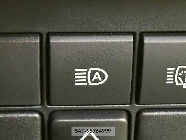 Toyota LAND CRUISER PRADO 2023-05 7220608-13