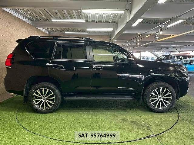 Toyota LAND CRUISER PRADO 2023-05 7220608-17