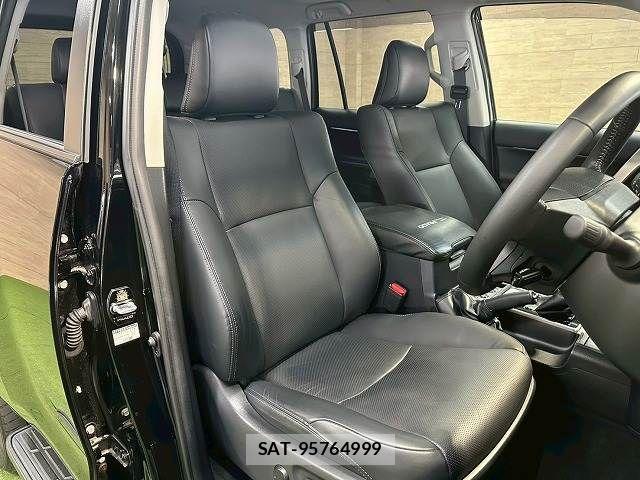 Toyota LAND CRUISER PRADO 2023-05 7220608-8