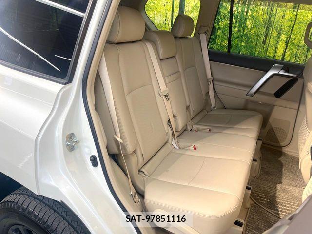 Toyota LAND CRUISER PRADO 2023-03 7220601-8