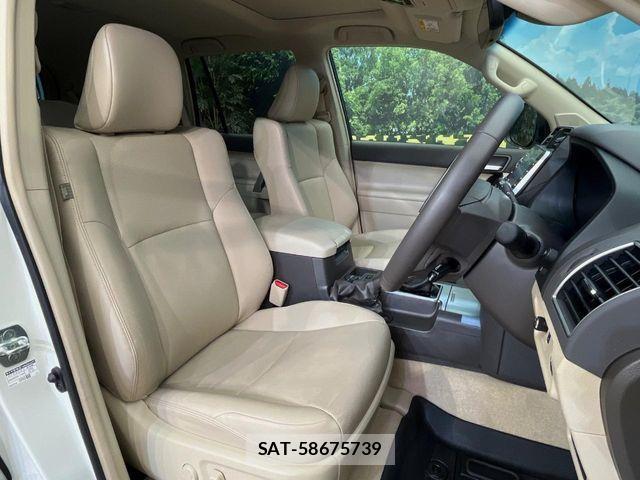 Toyota LAND CRUISER PRADO 2023-05 7220609-10