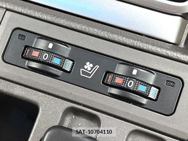 Toyota LAND CRUISER PRADO 2023-04 7220603-7