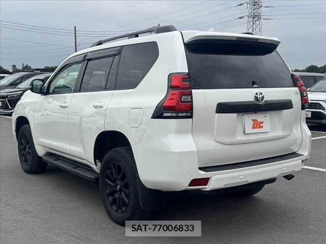 Toyota LAND CRUISER PRADO 2023-02 7220600-12
