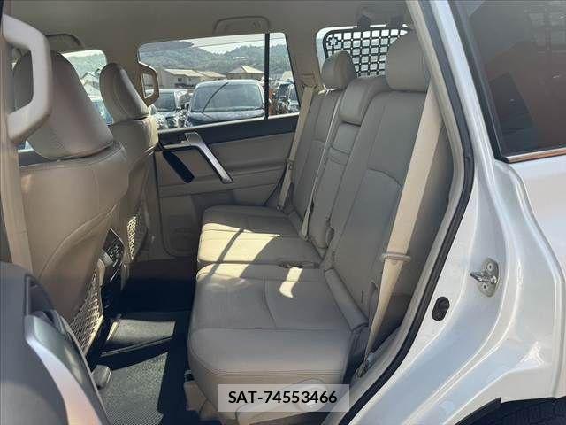 Toyota LAND CRUISER PRADO 2021-10 7220571-18