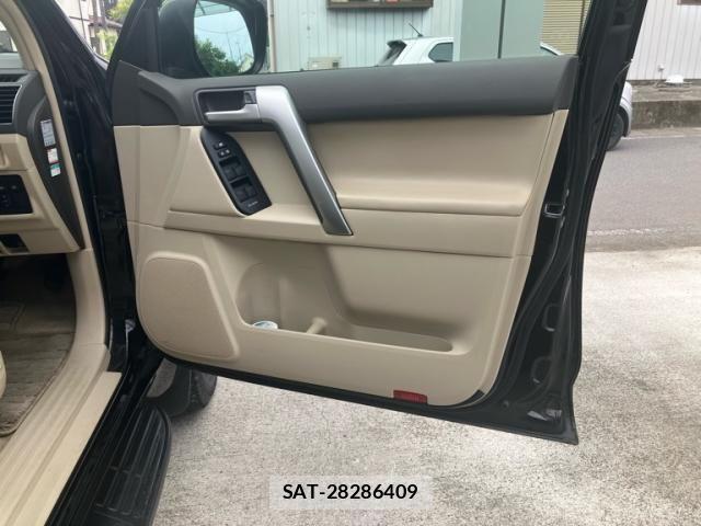 Toyota LAND CRUISER PRADO 2022-08 7251230-12