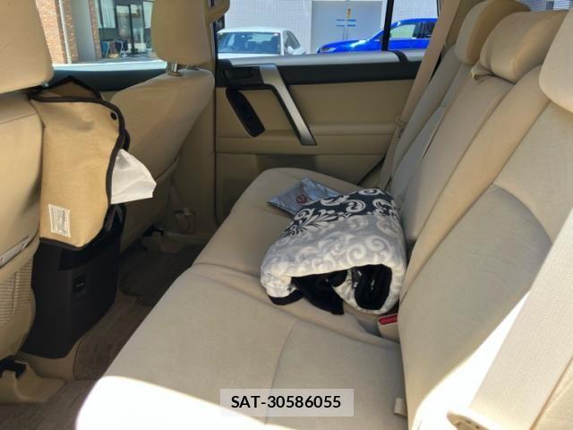 Toyota LAND CRUISER PRADO 2016-09 7251249-13