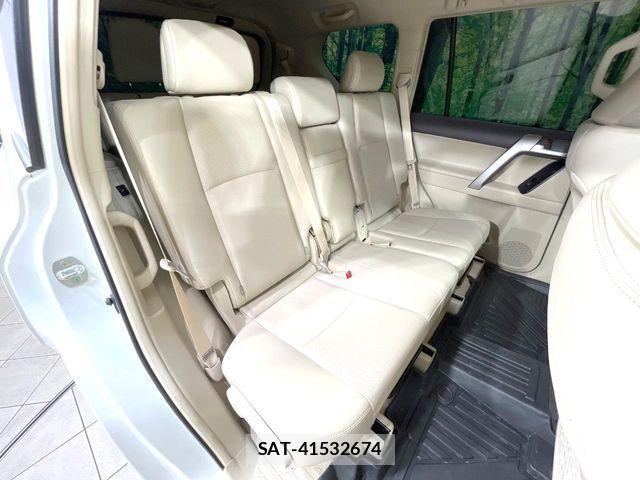 Toyota LAND CRUISER PRADO 2023-10 7251221-8