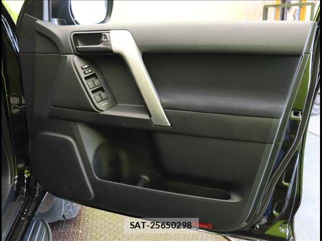 Toyota LAND CRUISER PRADO 2023-04 7251242-21