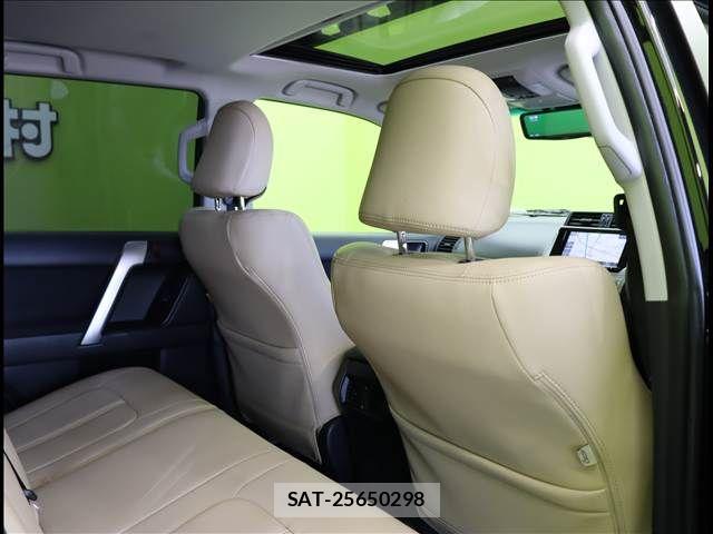 Toyota LAND CRUISER PRADO 2023-04 7251242-24