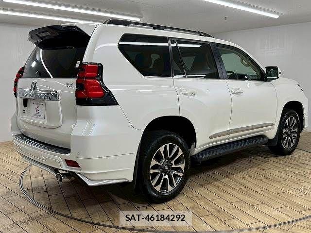Toyota LAND CRUISER PRADO 2023-04 7251223-16