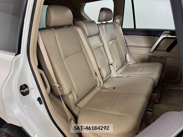 Toyota LAND CRUISER PRADO 2023-04 7251223-5