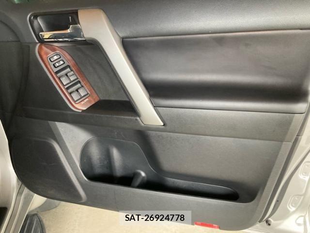 Toyota LAND CRUISER PRADO 2016-07 7251243-8