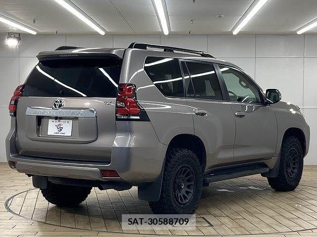 Toyota LAND CRUISER PRADO 2020-11 7251236-16