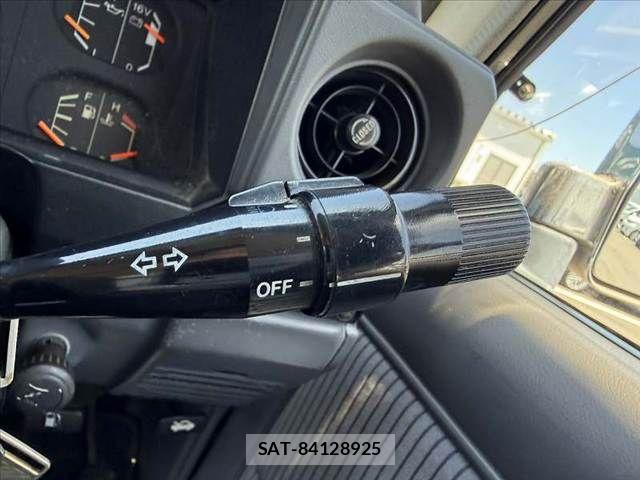 Toyota LAND CRUISER PRADO 1992-03 7272180-24