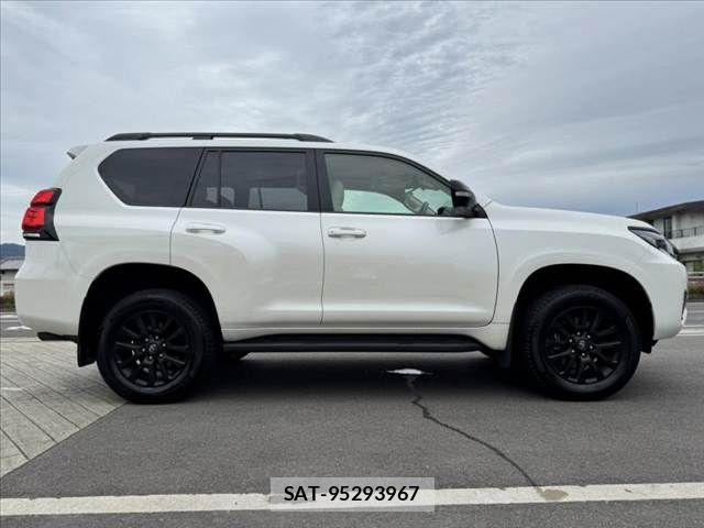 Toyota LAND CRUISER PRADO 2023-06 7272165-11