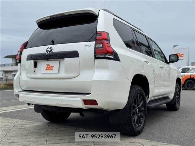 Toyota LAND CRUISER PRADO 2023-06 7272165-14
