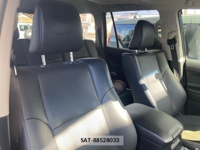 Toyota LAND CRUISER PRADO 2023-04 7272162-11