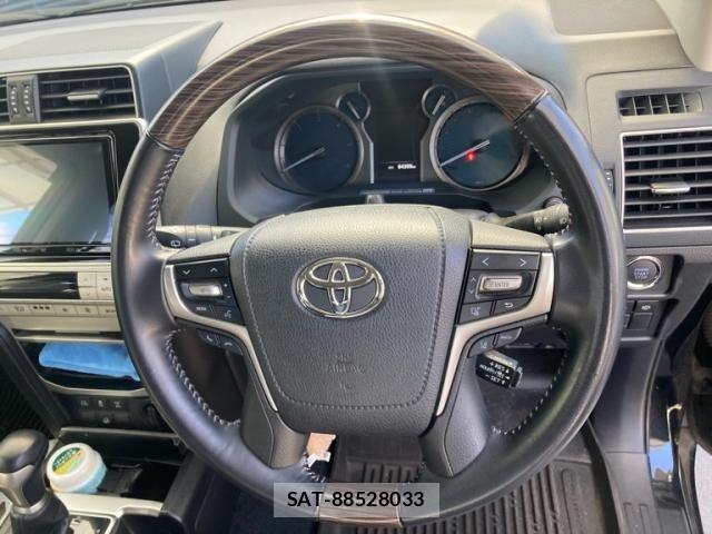 Toyota LAND CRUISER PRADO 2023-04 7272162-13
