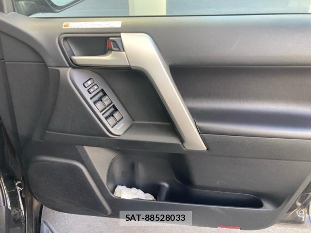 Toyota LAND CRUISER PRADO 2023-04 7272162-22