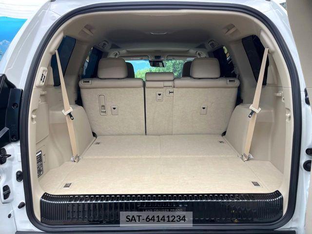 Toyota LAND CRUISER PRADO 2023-11 7272158-10