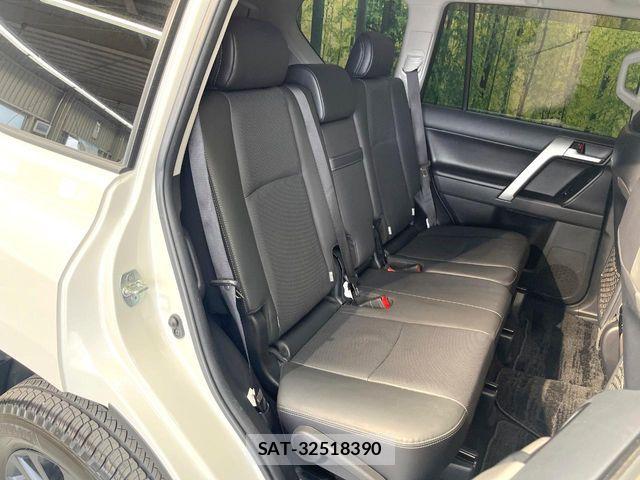 Toyota LAND CRUISER PRADO 2023-04 7271613-8