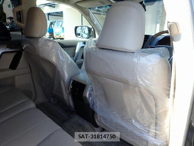 Toyota LAND CRUISER PRADO 2021-01 7280649-34