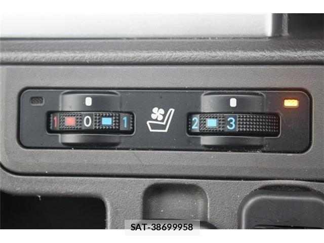 Toyota LAND CRUISER PRADO 2018-05 7327842-3
