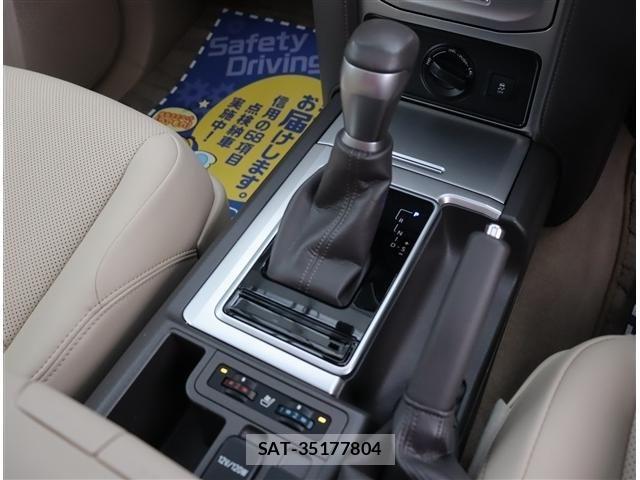 Toyota LAND CRUISER PRADO 2023-10 7327826-13