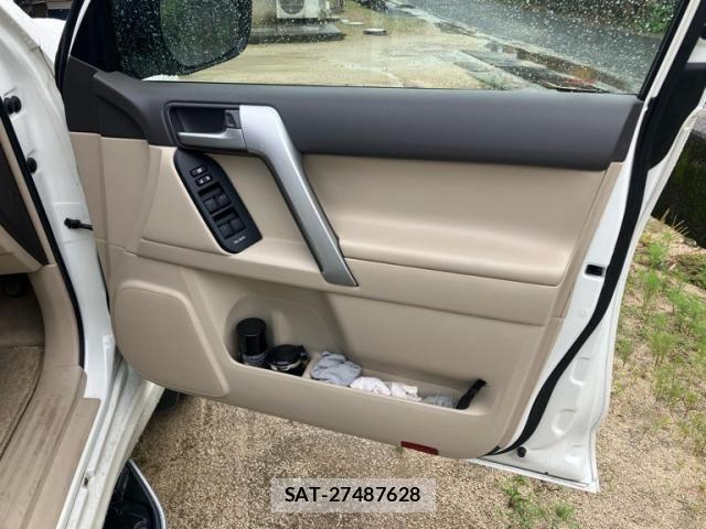 Toyota LAND CRUISER PRADO 2018-02 7327831-14