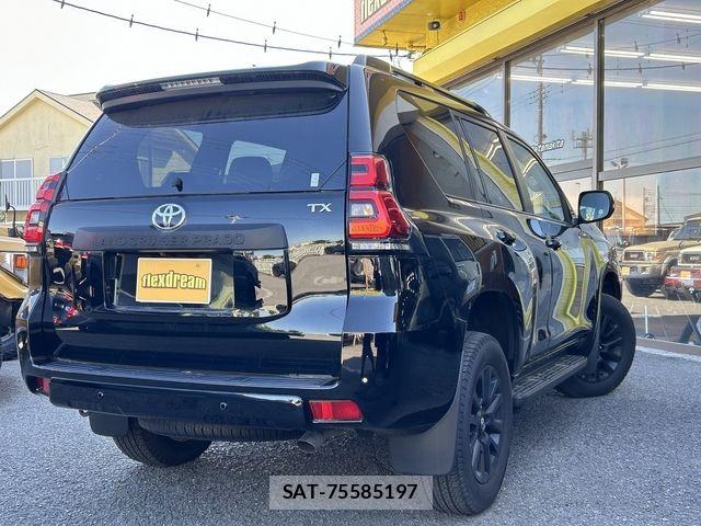 Toyota LAND CRUISER PRADO 2023-02 7327823-2