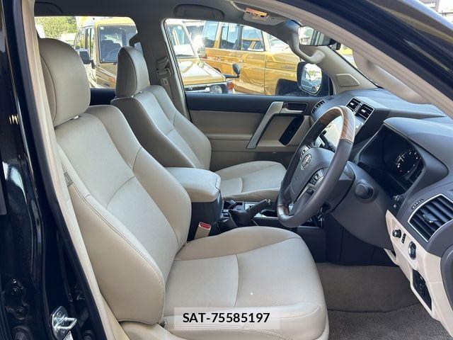 Toyota LAND CRUISER PRADO 2023-02 7327823-6